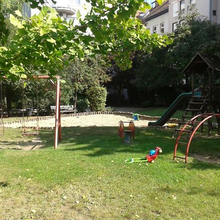 Lily Apartman Budapest Exterior foto