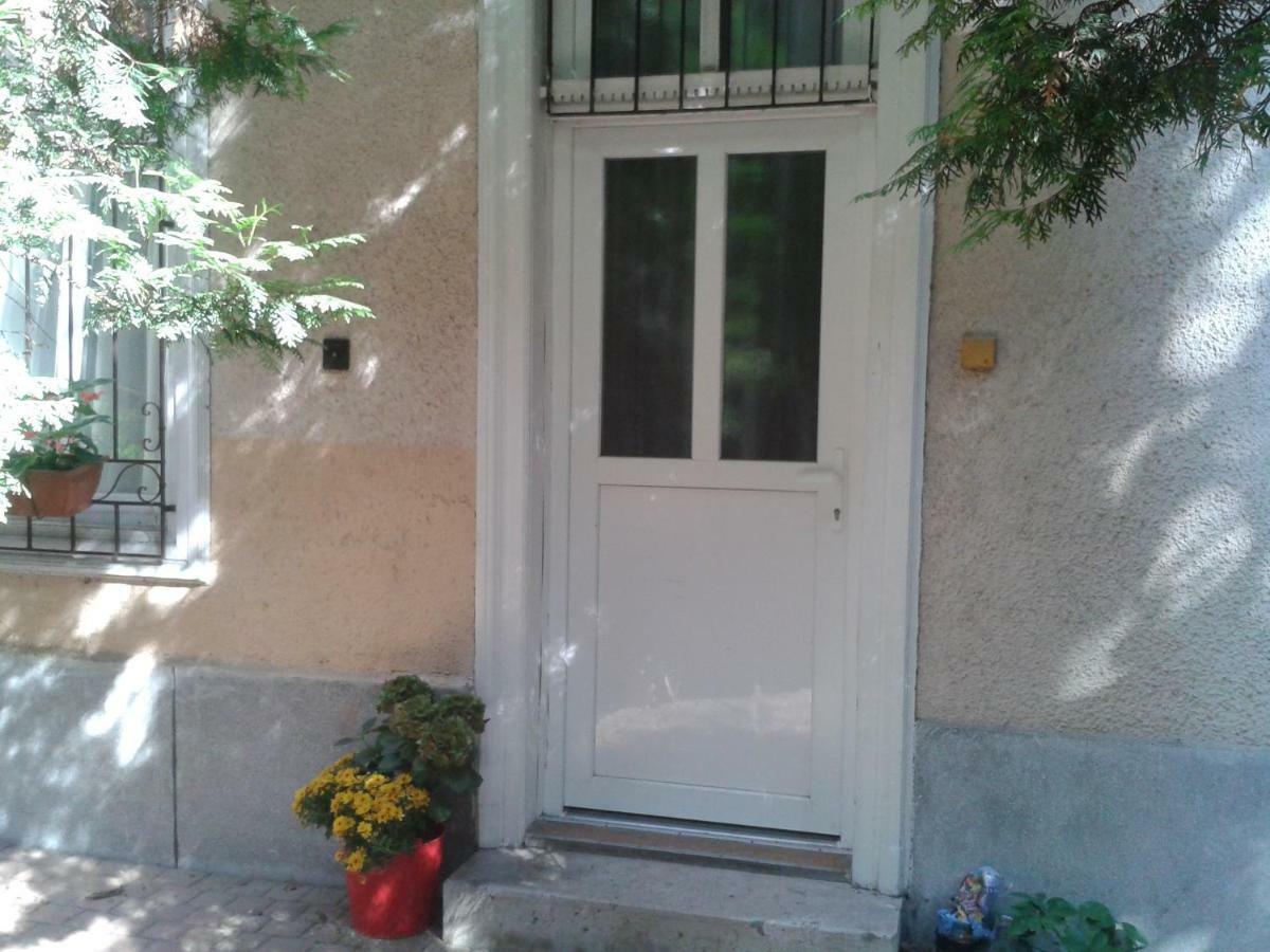 Lily Apartman Budapest Exterior foto